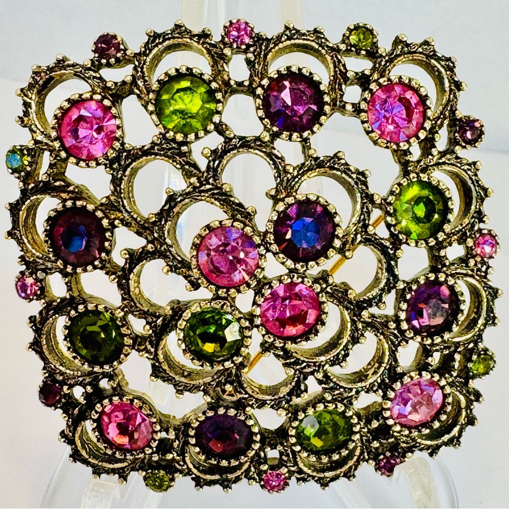 Gold-Tone Filigree Brooch - Vintage Style